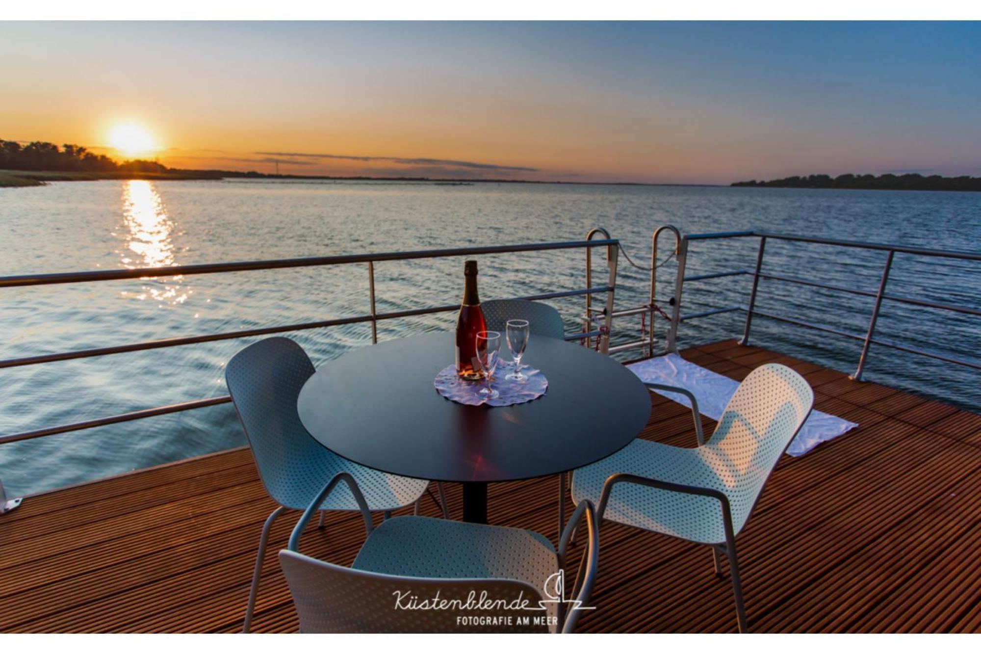 Ostsee Hausboot - Kranichnest Lp1 Ribnitz-Damgarten Exterior photo